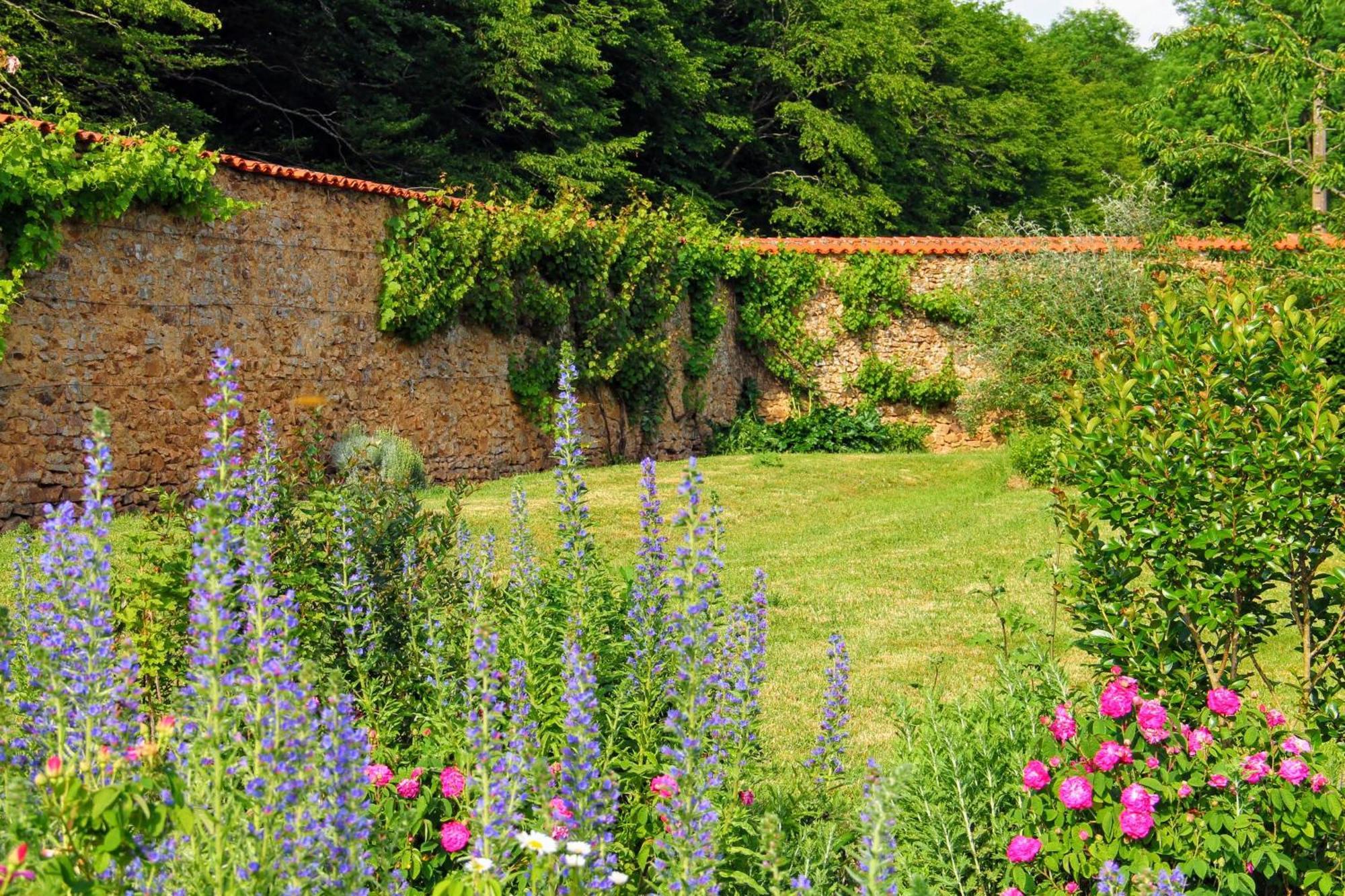 Villa Domaine des Roches Blanches à Le Pin  Extérieur photo